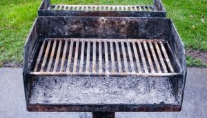 Read more about the article Is It Safe to Grill on a Rusty Cast Iron Grill?